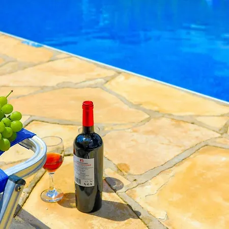 Athina Finiki Вилла *