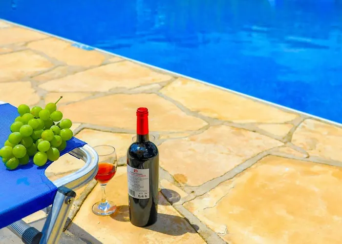 Athina Finiki Villa *